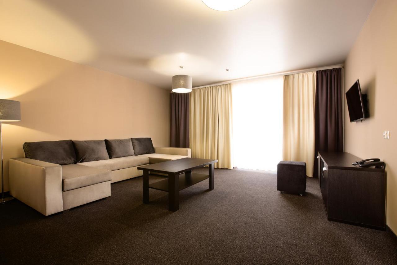 Suite with Mountain View and Spa Access